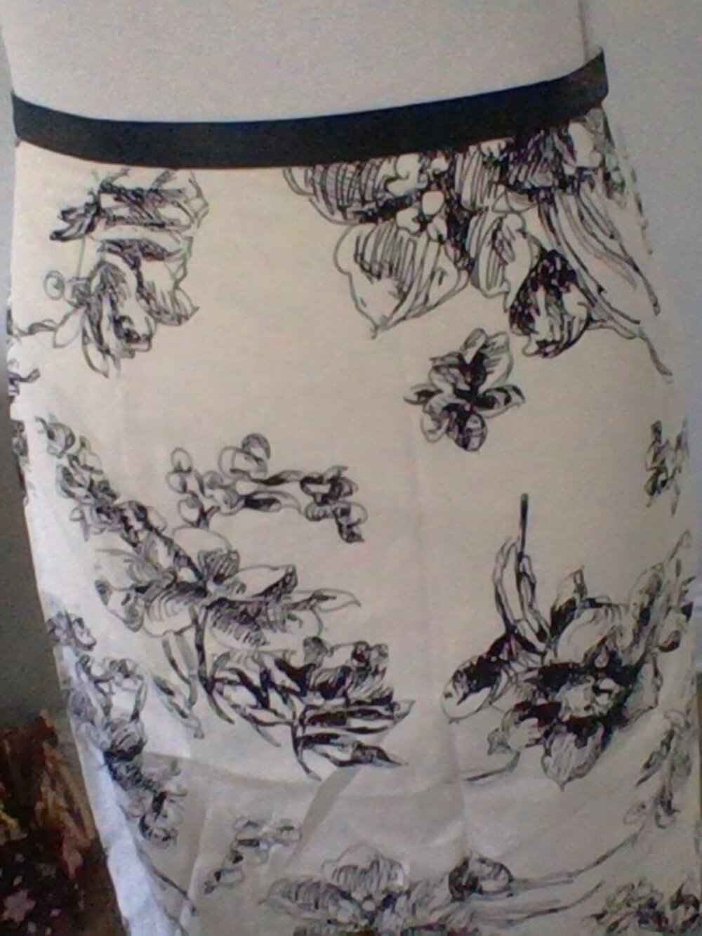 Eddie Bauer knee length skirt - Picture 5 of 11